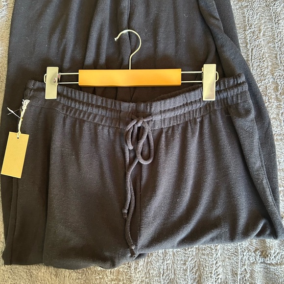 Aritzia Wilfred Free Black Wide-Leg Drawstring Women's Pants - Picture 6 of 10